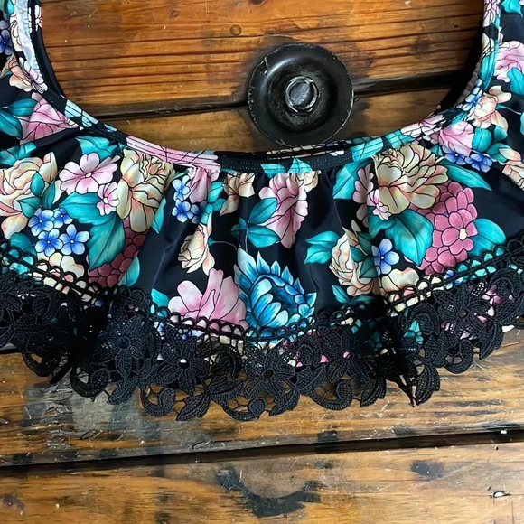 Time and Tru Floral With Lace Size 8-10 Bathing Suit Top - Picture 5 of 6